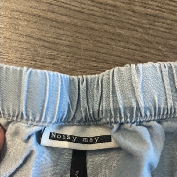 Large off the shoulder tie up shirt - Picture 2 of 4